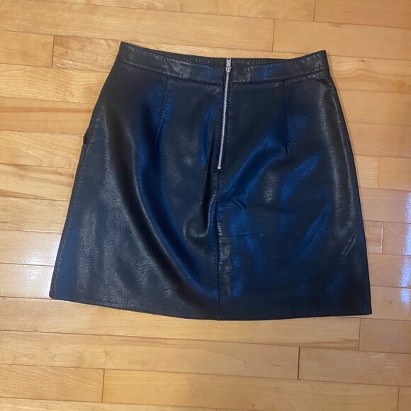 ZARA Basic Collection Faux Leather Miniskirt  size Medium - Picture 2 of 6